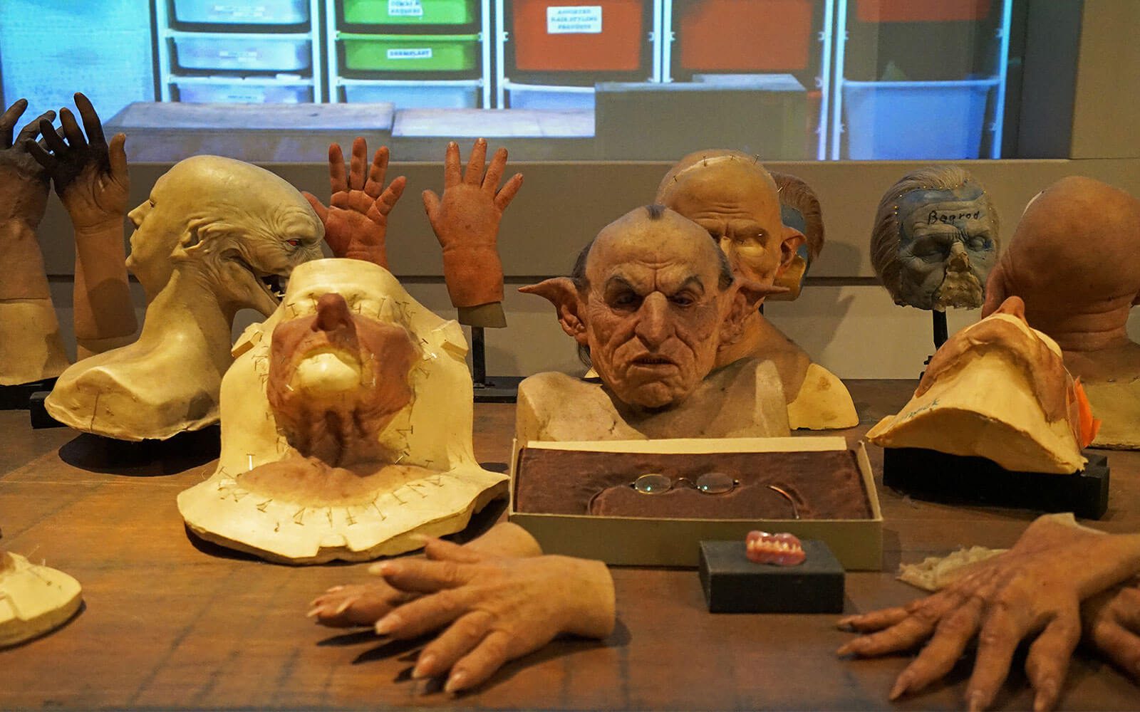 Thehorrordome Horror Props Verkoop -Thehorrordome Horror Props Verkoop SquibFX Blog Images Masks Props