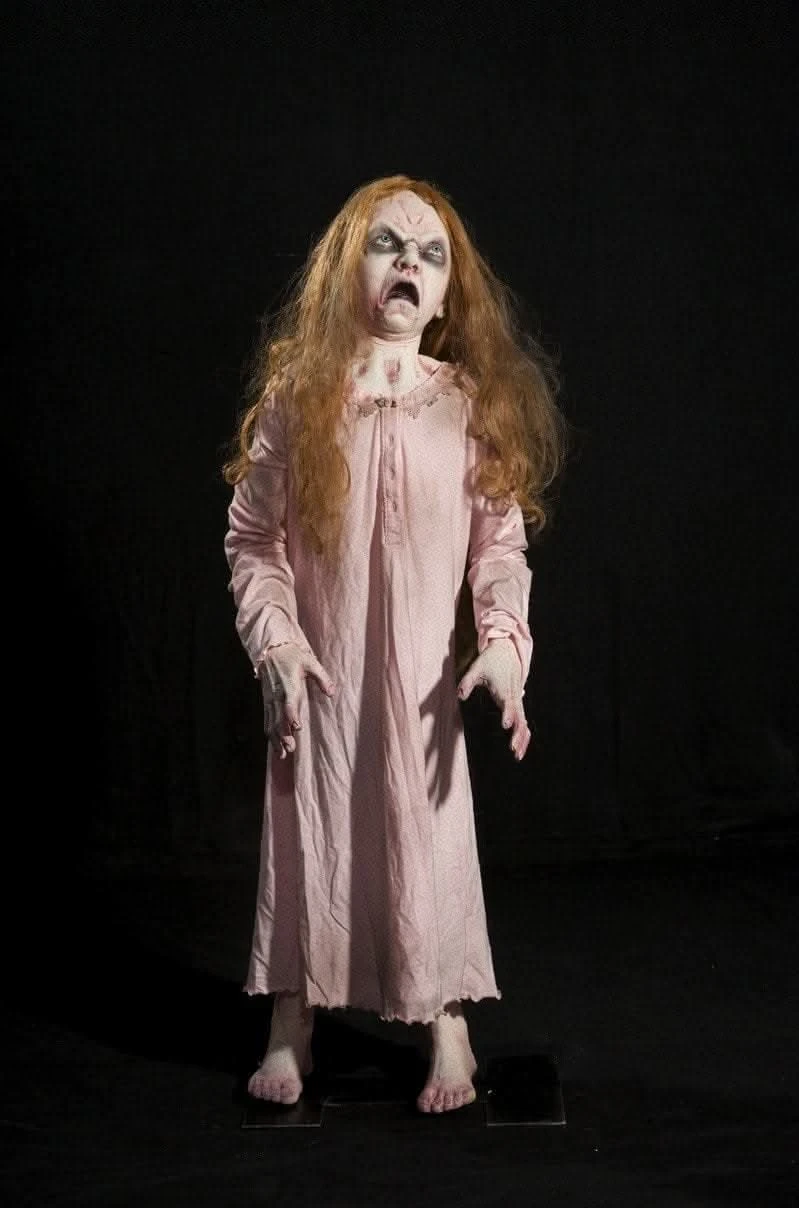 "Creepy Cathy" Electric Animated Zombie Halloween Prop 1 "Creepy Cathy" Electric Animated Zombie Halloween Prop