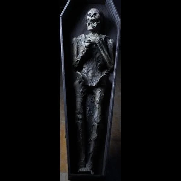 "Death Decomposing Corpse" Graveyard Halloween Prop 1 "Death Decomposing Corpse" Graveyard Halloween Prop