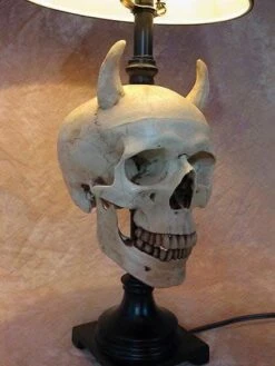 "Desk Lamp With Devil Skull And Bone Shade" Haunted House Lighting 6 "Desk Lamp With Devil Skull And Bone Shade" Haunted House Lighting -Thehorrordome Horror Props Verkoop desk lamp with devil skull and bone shade haunted house lighting 23613370305