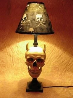 "Desk Lamp With Devil Skull And Bone Shade" Haunted House Lighting 7 "Desk Lamp With Devil Skull And Bone Shade" Haunted House Lighting -Thehorrordome Horror Props Verkoop desk lamp with devil skull and bone shade haunted house lighting 23613372289
