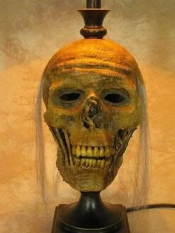 "Desk Lamp With Life-size Corpse Head And Antique Shade" Haunted House Lighting -Thehorrordome Horror Props Verkoop desk lamp with life size corpse head and antique shade haunted house lighting 23613428481