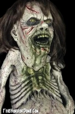 "Possessed Baby" HD Studios Halloween Puppet Prop -Thehorrordome Horror Props Verkoop possessed baby hd studios halloween puppet prop 28753389256752